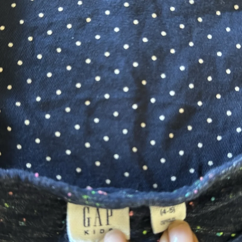 Gap Kids Girl’s Tee Bundle Of 4 Embellished Size 4-5